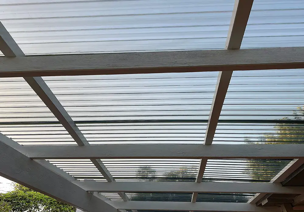 Corridor transparent roof