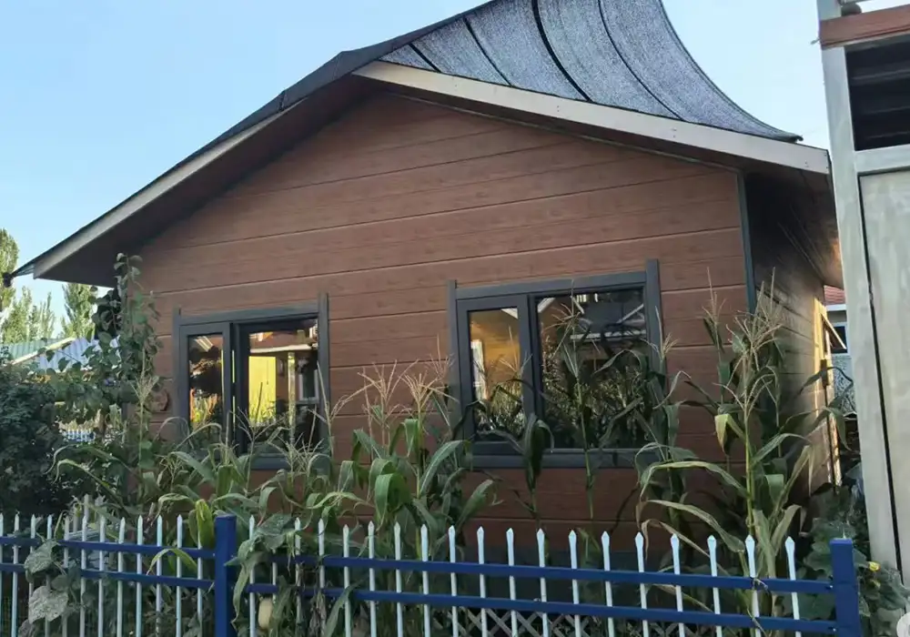 Metal carved plate house